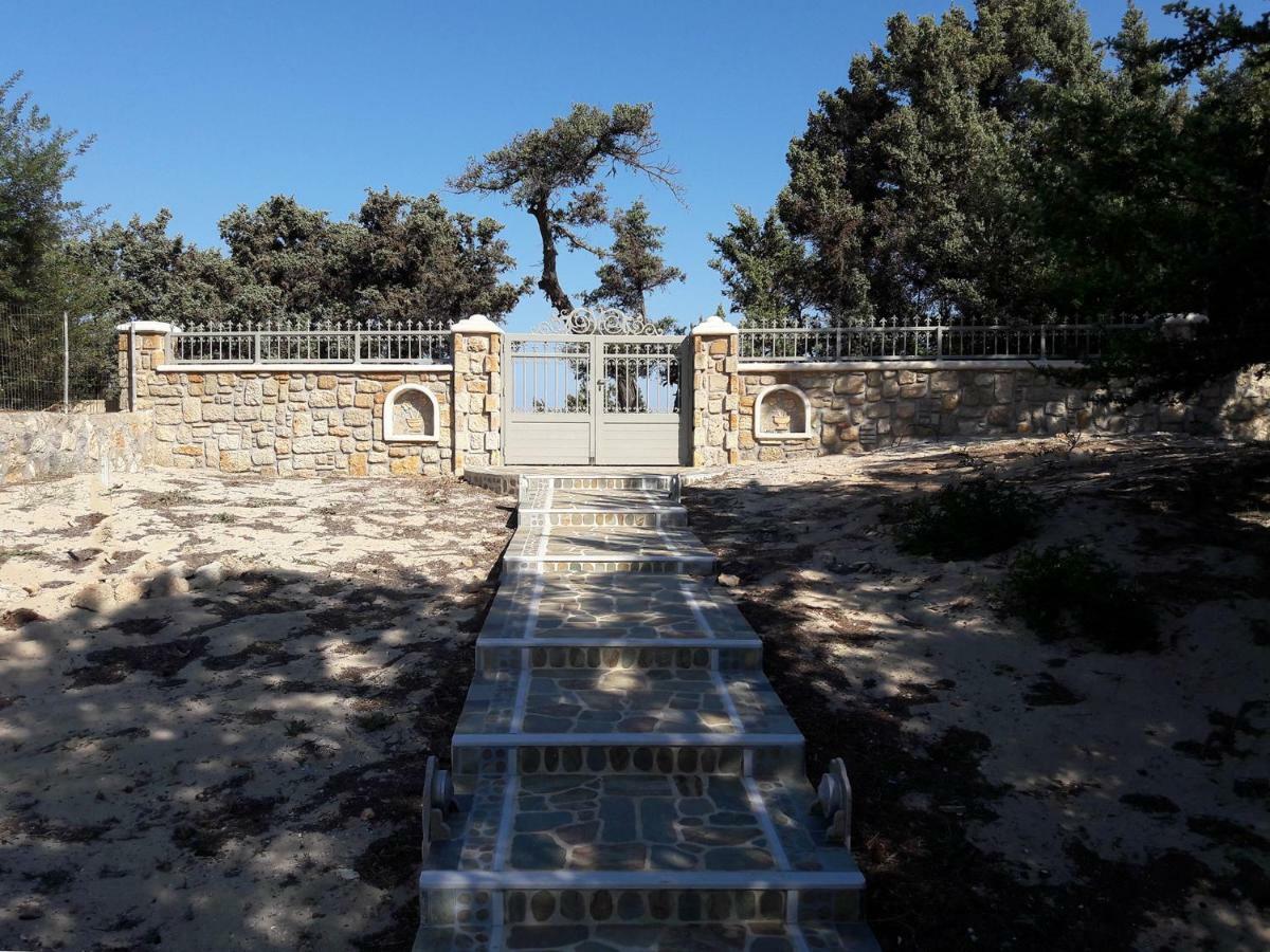 Elafonisos: Two Storey House On The Sea Front Exterior photo